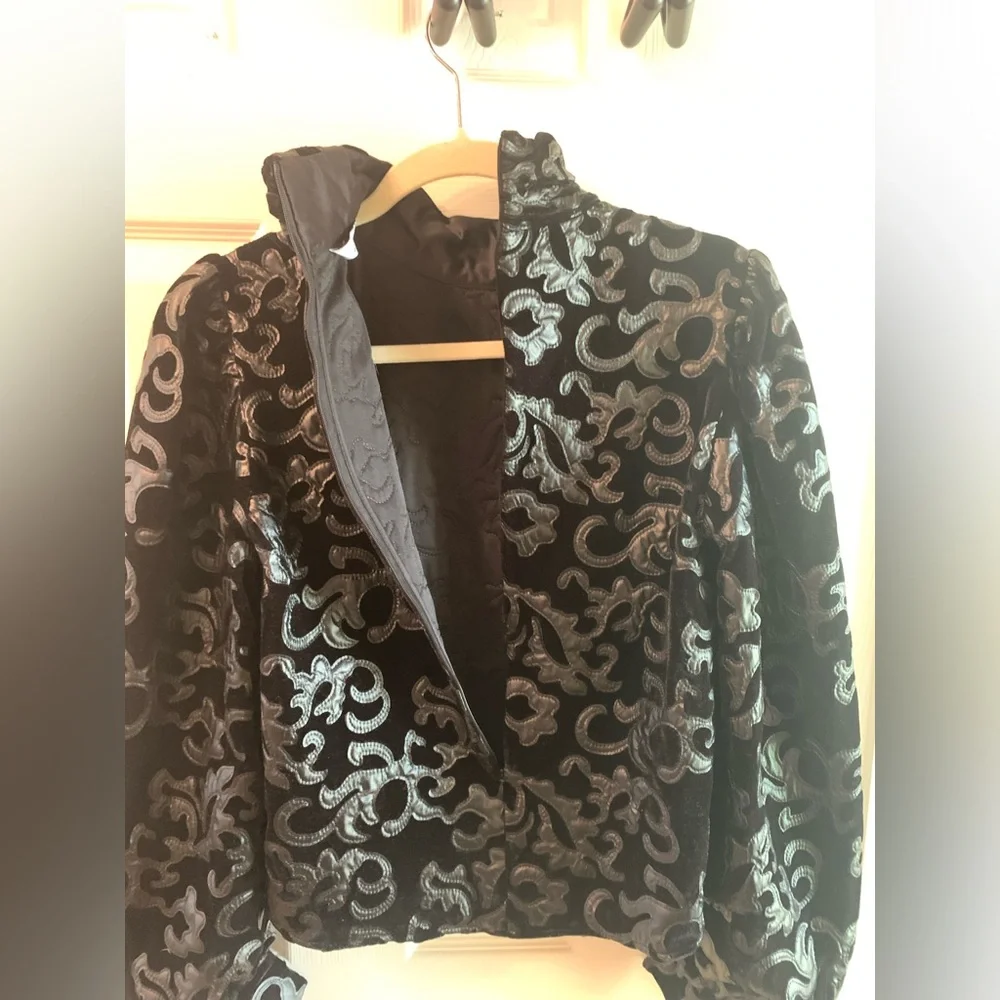 ZARA Bloggers Favorite Black Combination Velvet Mock Neck Baroque Top US Small - Picture 5 of 11